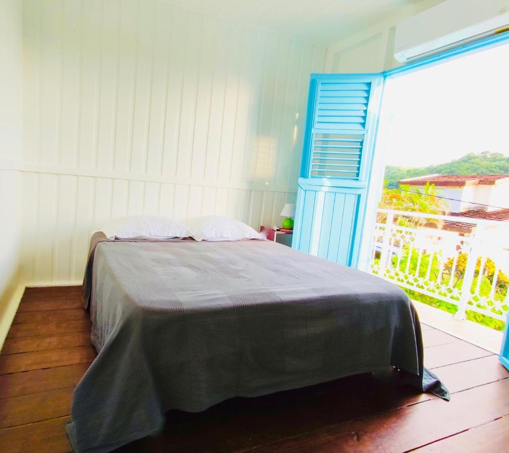 Location Maison Bleue Avec Piscine Privative Au Carbet Martinique Le Carbet Dış mekan fotoğraf